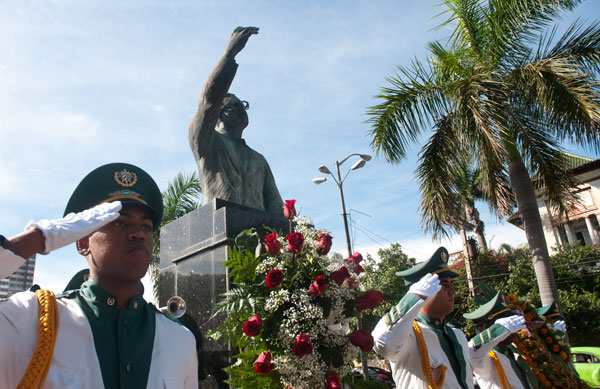 Escultura de Salvador Allende en Cuba