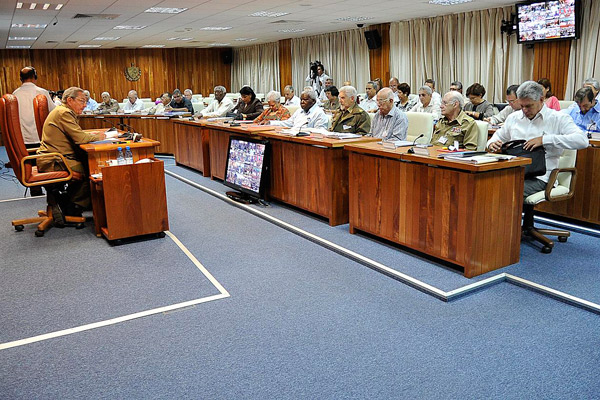 Consejo de Ministros, presidido por el General de Ejército Raúl Castro Ruz