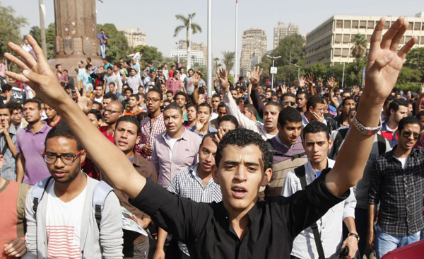 Protesta contra el ejército en universidades egipcias