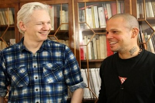 Calle 13 y Assange