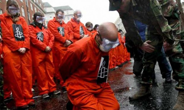 EE.UU. liberará a un preso de Guantánamo