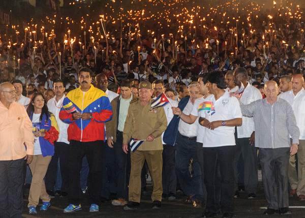 Presidente Raúl Castro en la Marcha de las Antorchas
