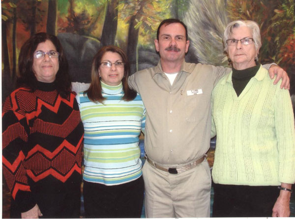 Fernándo González con su familia