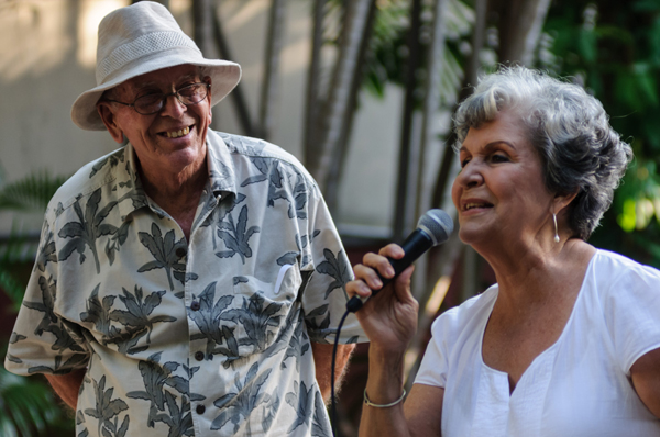 Mayra Navarro junto al matancero Campa