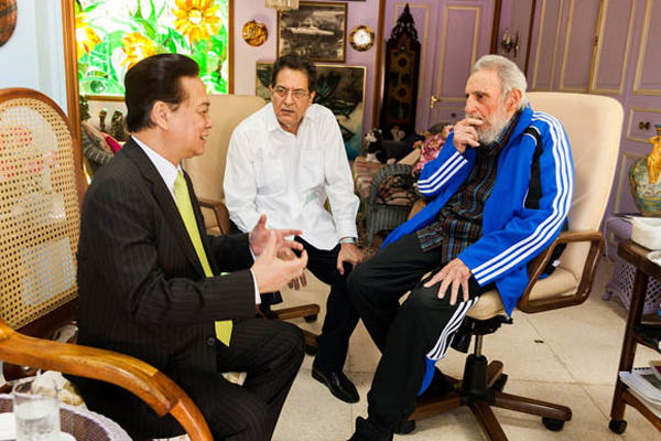 Fidel Castro Ruz y Nguyen Tan Dung