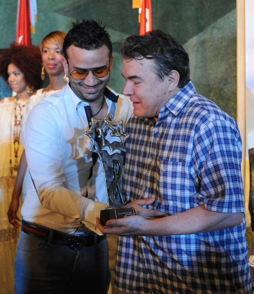 Premio Especial al Comandante de la Revolución Juan Almeida Bosque