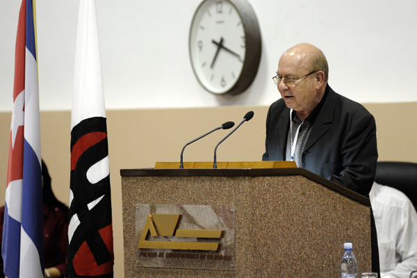 Miguel Barnet llevará adelante los derroteros de la Uneac