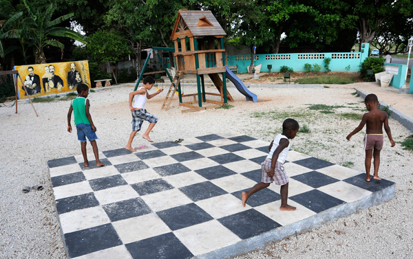 Parques infantiles en Romerillo