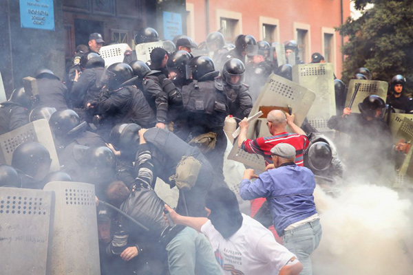 Violentos enfrentamientos en Kiev, Ucrania