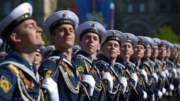 Soldados rusos en el Día de la Victoria