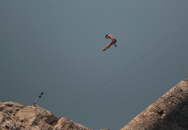 Primera fase de la final de Red Bull Cliff Diving 2014