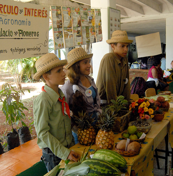 Exposición Nacional de Círculos de Interés y Sociedades Científicas