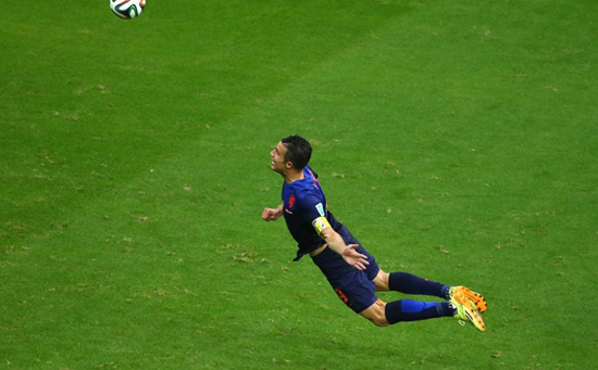  Robin van Persie empata a Holanda con España