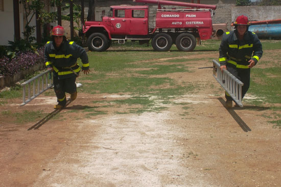 Bomberos en preparación