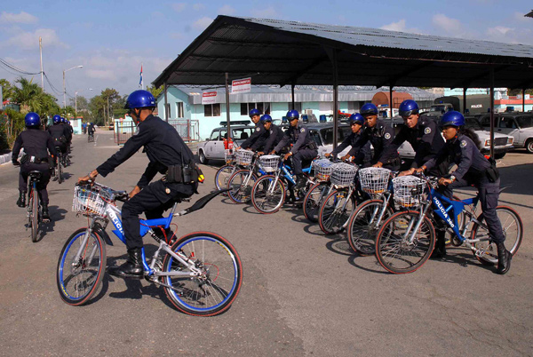 Policías en bicicleta