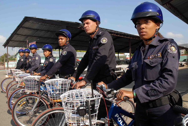 Policías en bicicleta