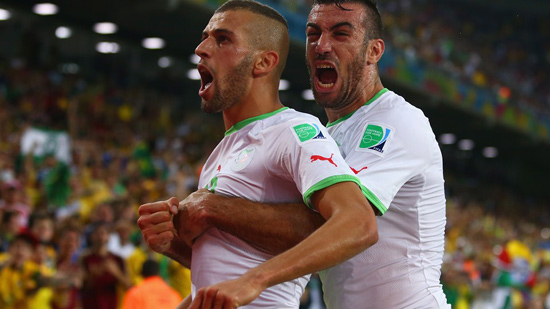 Islam Slimani mete el primer gol de Argelia