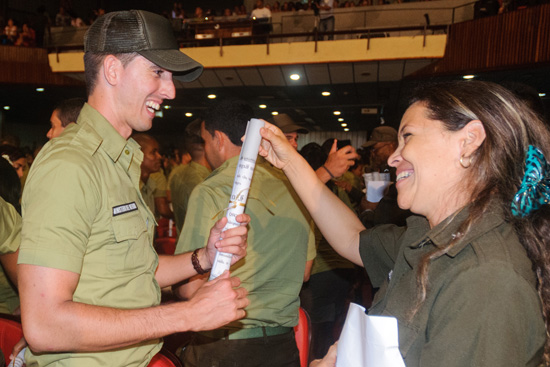 Cadetes del Minint recién graduados