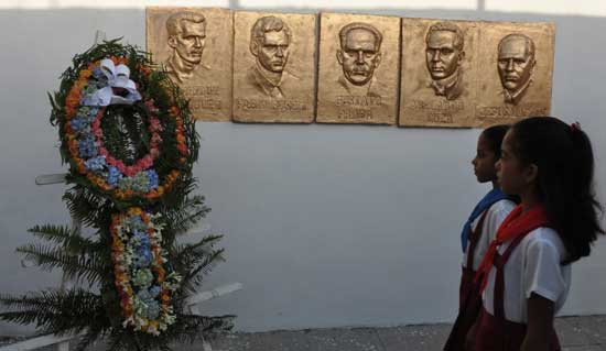 Homenaje a mártires de Guantánamo