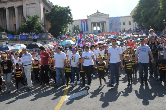 Marcha Estudiantil y Juvenil Los Pinos Nuevos