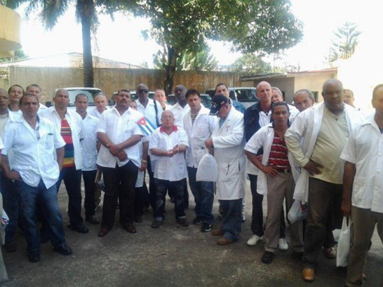 Colectivo de médicos cubanos