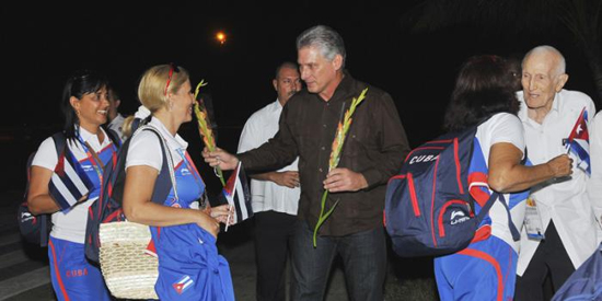 Atletas participantes en Veracruz fueron recibidos por Miguel Díaz-Canel y José Ramón Fernández
