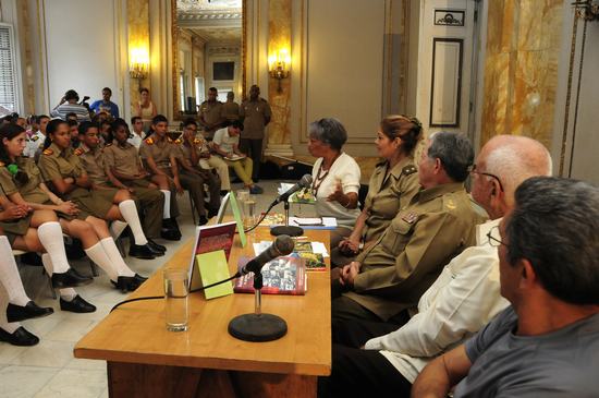 Presentación de libros «Solidaridad a prueba» y «Guile»