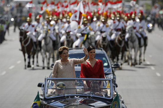 Dilma Rousseff asume segundo mandato