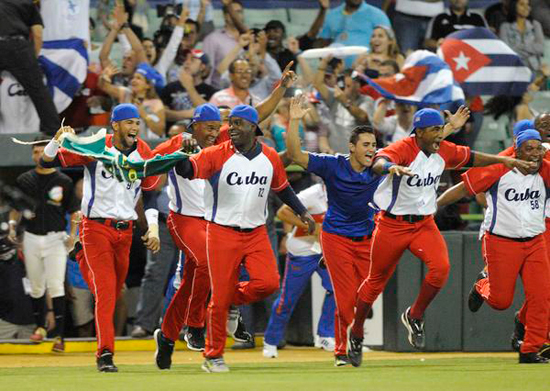 Cuba pasa a la final de la Serie del Caribe