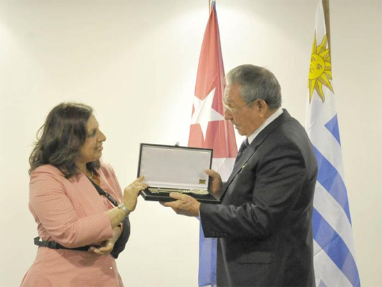Presidente cubano recibe Llave de la Ciudad de Montevideo