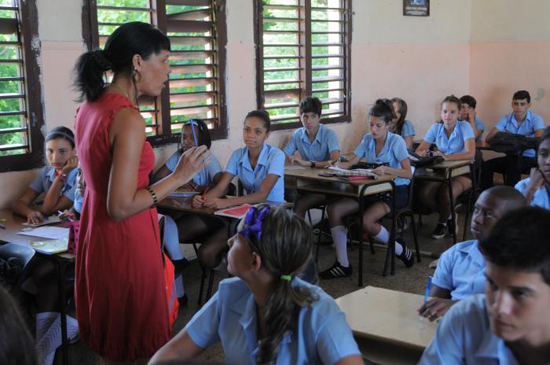 Por una escuela cada día más martiana