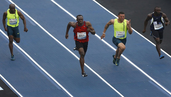 Usain Bolt triunfa en prueba de 100 metros en Brasil