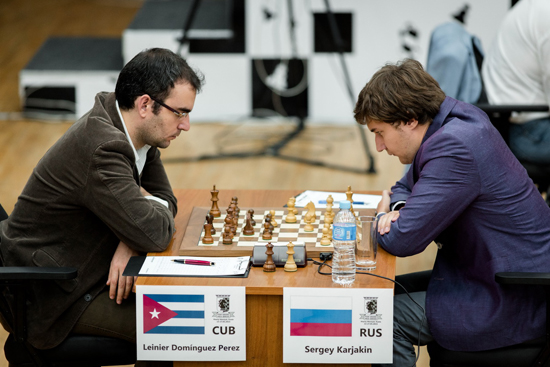 Leinier Domínguez divide con Karjakin Sergey