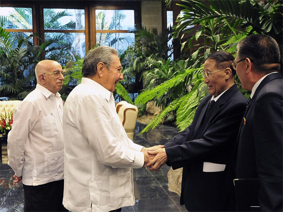 Recibió Raúl a Kang Sok Su
