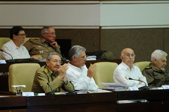 Raúl, Díaz-Canel y Machado Ventura