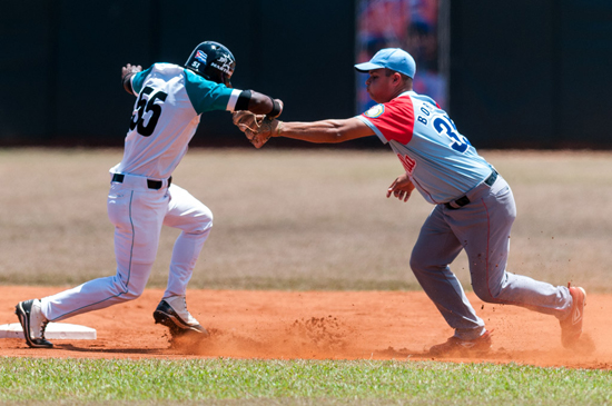 Pelea en la valla