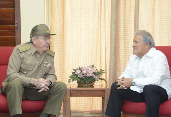 Raúl Castro Ruz y Salvador Sánchez Cerén