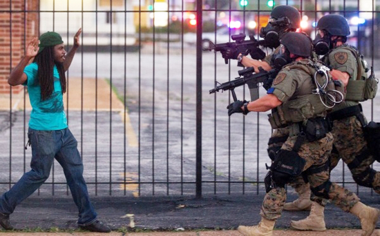 Obama por mejorar relación policía-comunidad