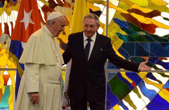 Una hora duró el encuentro entre el Sumo Pontífice y el Presidente cubano