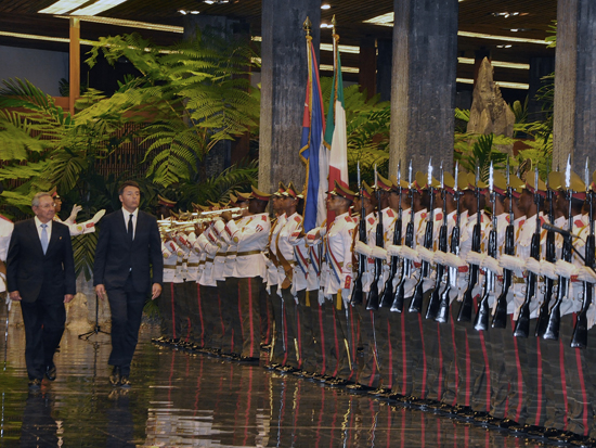 Raúl Castro Ruz recibió al presidente del consejo de ministros de la República Italiana