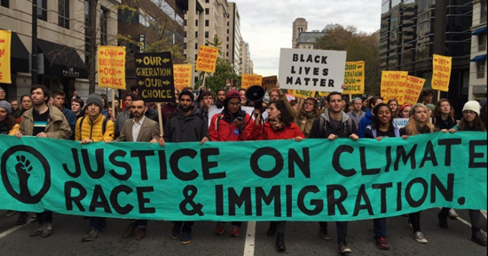 Mil jóvenes norteamericanos en marcha de desobediencia civil