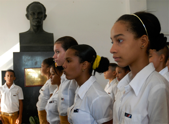 X Congreso de la Unión de Jóvenes Comunistas 