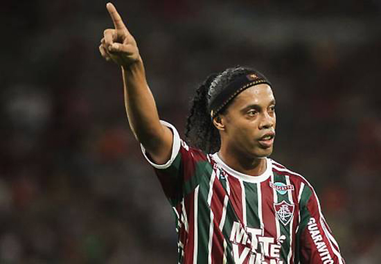 Ronaldinho contratado por Fluminense para torneo amistoso