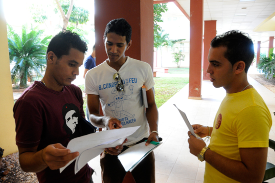 Estudiantes universitarios cubanos