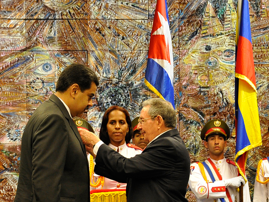 Condecora Cuba a Nicolás Maduro con la Orden José Martí