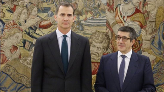 El Rey Felipe VI con el presidente del Congreso de Diputados Patxi López