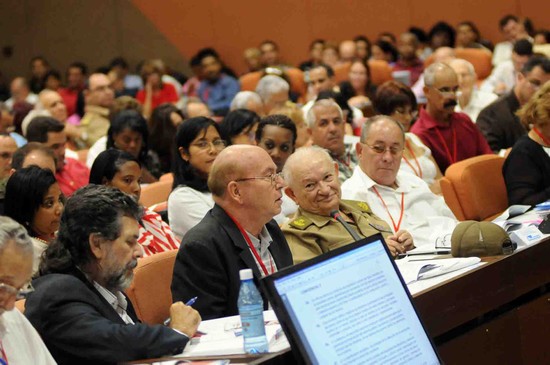 Enriquecen Proyecto de Modelo del socialismo cubano