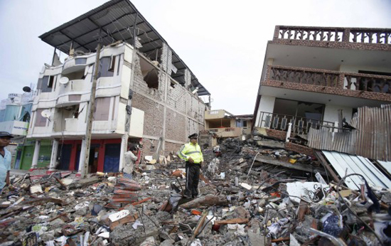 Actualizan reporte de fallecidos y damnificados por seísmo en Ecuador