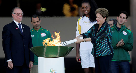 La llama olímpica arriba a Brasilia  