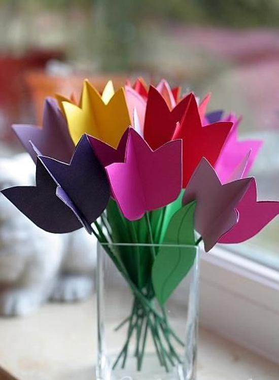 Tulipanes de papel de colores
